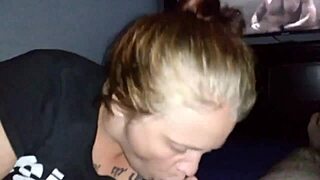 Girlfriend SMOKES my pole like a pro