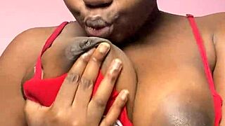 Wanna see these saggy natural tits bounce in self-love?