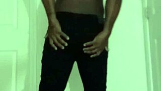 llamasr strips skinny jeans off spreading naked ass on cam