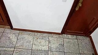 bastidores nayro safada engolindo pica e leite interracial deepthroat cum