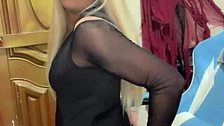 Rica Transexual De Ojos Grises Milks Her Load!