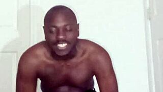 llamasr strips skinny jeans off spreading naked ass on cam