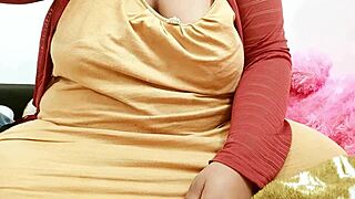 bangladeshi bengali bhabhi flaunts her sexy jiggling tits