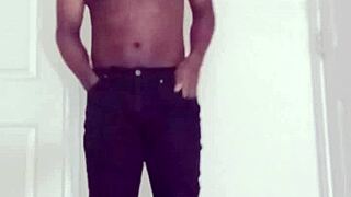 llamasr strips skinny jeans off spreading naked ass on cam