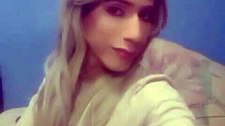 realfemboi giving it all right now 😈🍑💦 who's watching?