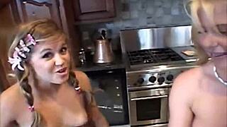 Giggly lesbo teens lick shaved pussies in threesome