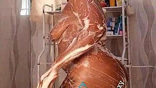 hey lets fuck in the shower with my dildo ruzzyde 😘