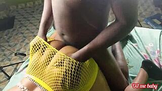 Juicy black babe's tight pussy turns this homemade doggystyle fuck upside down!