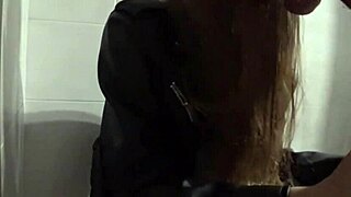 imagine fucking this miniskirt teen stranger in mall toilet cumshot