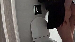 imagine fucking this miniskirt teen stranger in mall toilet cumshot