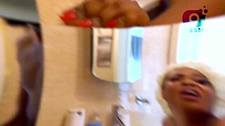 African lovers' leaked homemade creampie session