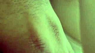 me encanta manosear tu verga rica vecino masturbandote en casa