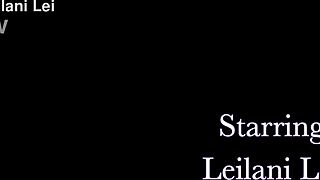 Wow, granny fingers pussy after beach!