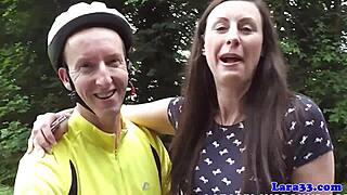 Vuoi vedere il culo di questa MILF inglese sfondato da uno sconosciuto?