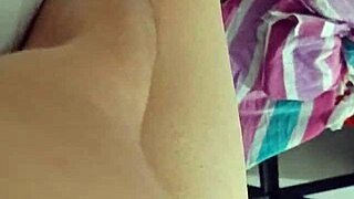 me encanta manosear tu verga rica vecino masturbandote en casa