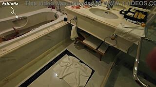 old man shoves stinky asshole on my face... ugh but his dick's gold!!