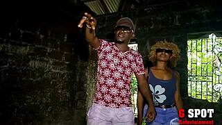 Fake agent bangs hot ebony in unfinished building