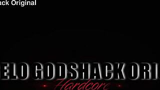 Nella Decker drsný moč a trojité vaginálne fistovanie v pekle