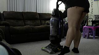 chubby mommy's fat ass jiggles seductively while cleaning house