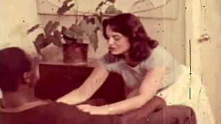 Grup vintage interrasial în pizdi păroase și futere raw