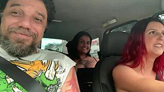 Pernocas Flashes Big Tits with Bluezão in São Paulo Streets