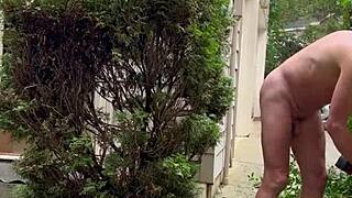 hey nakedman15 check out that naked garden flash