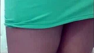 quer ver minha pequena gostosa dançando funk? comi ela escondido!