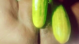 i'm that indian village chick stuffin cucumber deep in my wet pussy
