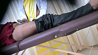 Lucky patient gets hot doctor's handjob in hospital! 🏥🍆😏