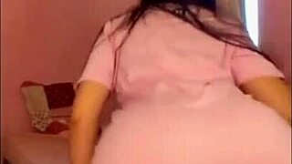 hey masseuse, wanna lick my shaved pussy while cheating on hubby?