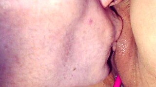 Brasilialaismies maistelee herkullista korealaisen K-pop pillua