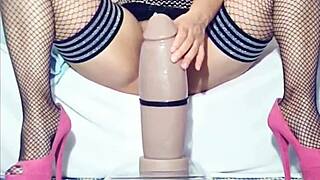 i stretch my huge latina milf pussy with big dildo