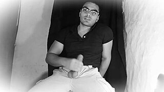 sexy bodybuilder strokes 18cm monster cock to cum