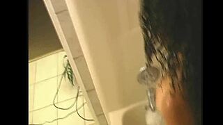 i'm theshimmyshow your trinidad island hottie bathing with foxy roxy ebony shower blowjob vibes