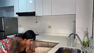 i tease my plumber neighbor with this juicy body till he cheats and fucks me sayafit