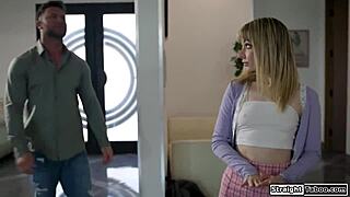 i told stepdaughter i'd fuck that smile right off her pretty face 😈👅