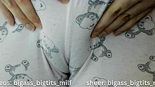 curvy arab milf in pajamas fingers huge ass and clit to wet orgasm