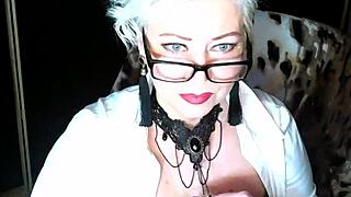 i crave my mature secretary whore's filthy sex show