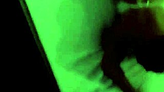 Couple enjoys tasty 69 action right in motel room