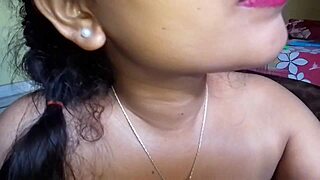 hot indian bhabhi fingers her tight chut till squirting crazy wet huh