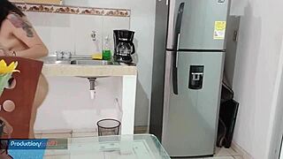 Quieres que lama tu culo antes de follarme?