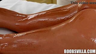 sensual big booty babe squirts wildly on mandingo's bbc