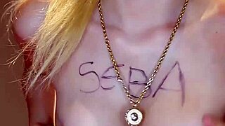 Slutty Girlfriend Spreads Wide For Lover's Online Fuck