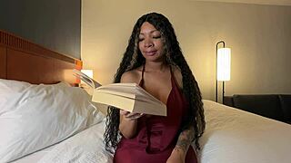 Hey Eva Paker, Reading Turns Into Neighbor Milf Pussy Flash!