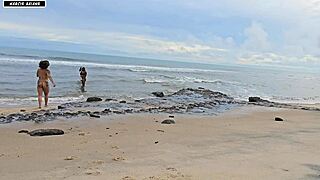 Fun turns into wild beach group sex with big black cocks?