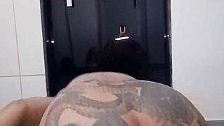 Biamorenamg squirts hard from anal toy play