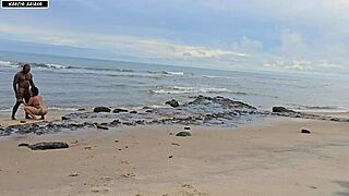 Fun turns into wild beach group sex with big black cocks?