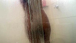 Eu Ganhei Gorjeta Só Pra Espiar Ela Tomar Banho