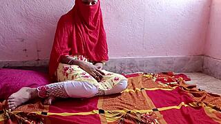 Girlfriend does dirty double work with friend for cash