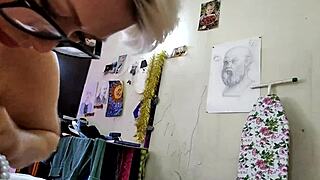 Mature couple's close-up dick pranks and pearl necklace